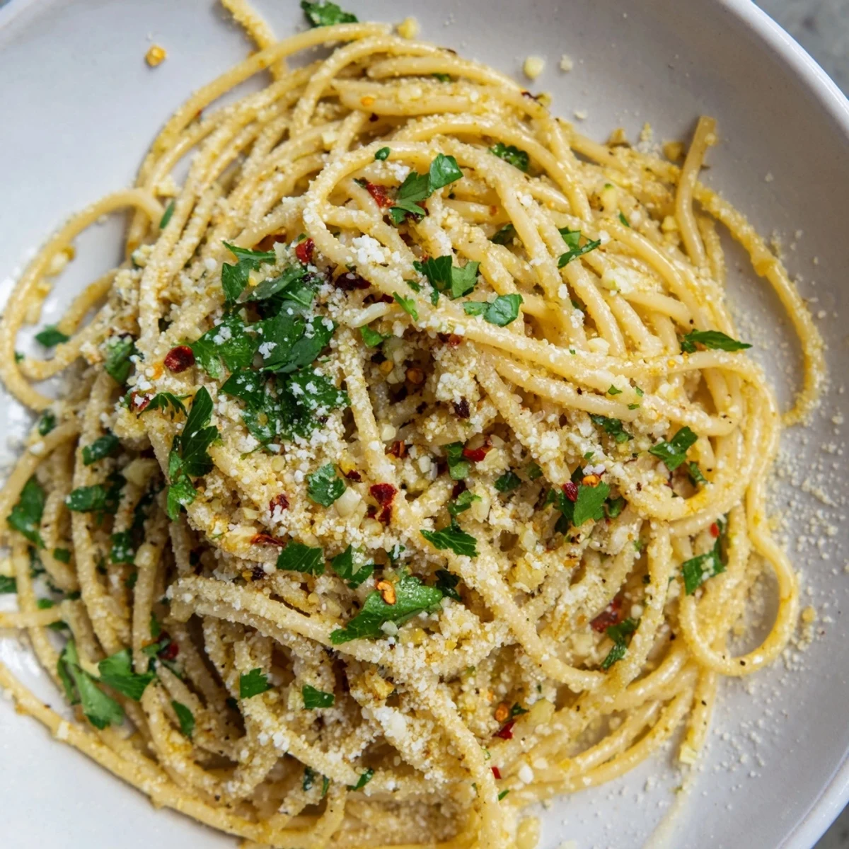 Enjoy a simple, flavorful bowl of Aglio e Olio express pasta, made with fresh ingredients and ready fast.
